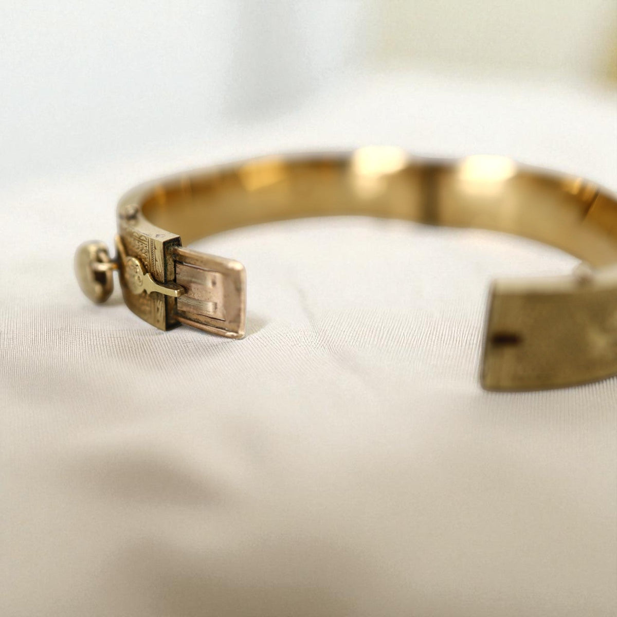 Gold Filled Victorian Bangle Bracelet - Petra Star