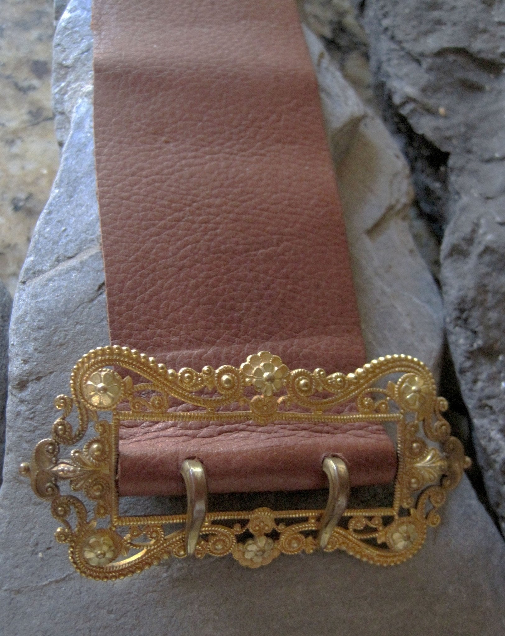 Gold-Plated Victorian Buckle Bracelet with Leather Cuff - Petra Star