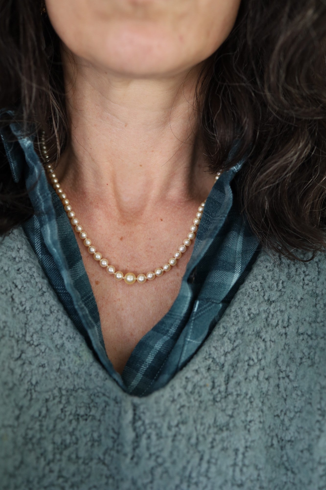 Graduated Pearl Necklace - Petra Star