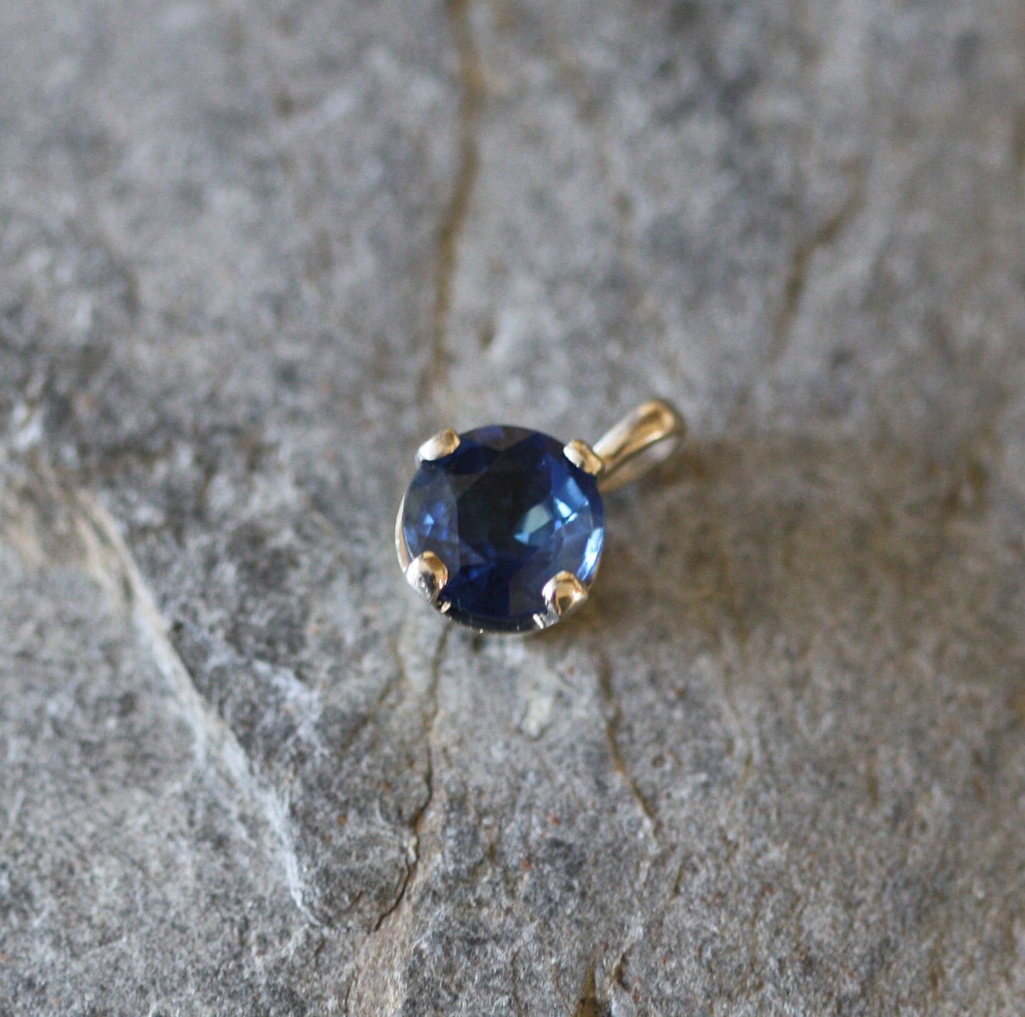 Simple Sapphire Pendant