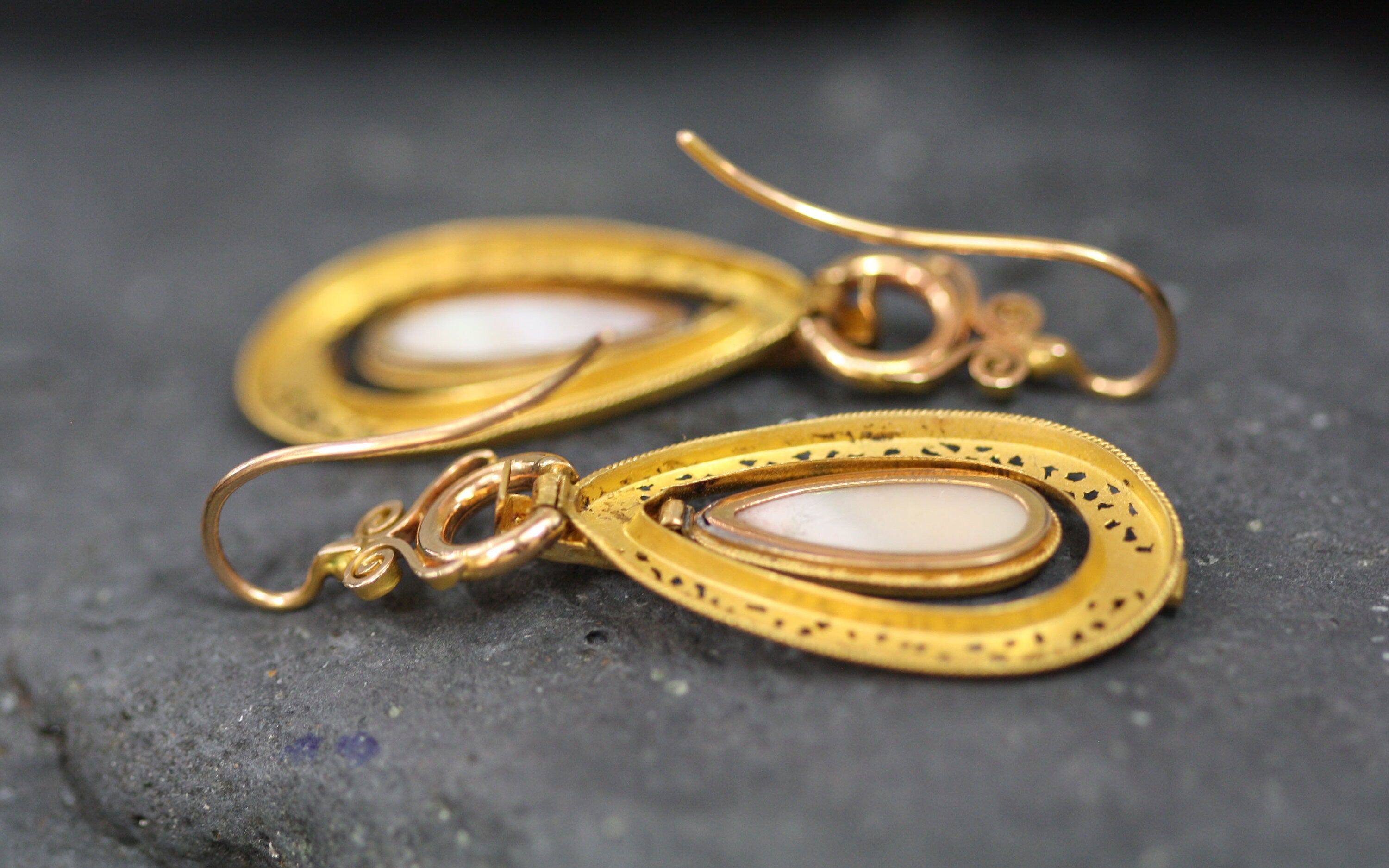 Fine French Victorian Painted Porcelain Earrings and Pendant / Brooch Parure - Petra Star