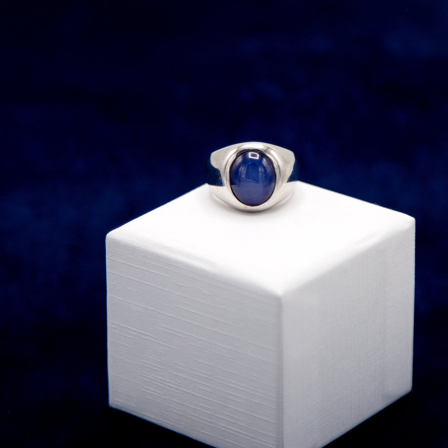 Signet Ring 14k White Gold with Synthetic Star Sapphire - JL202