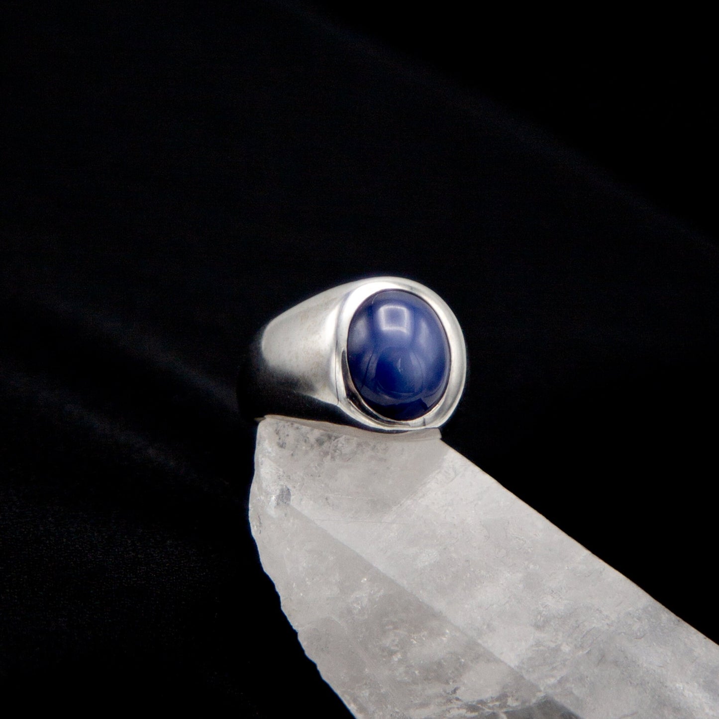 Signet Ring 14k White Gold with Synthetic Star Sapphire - JL202