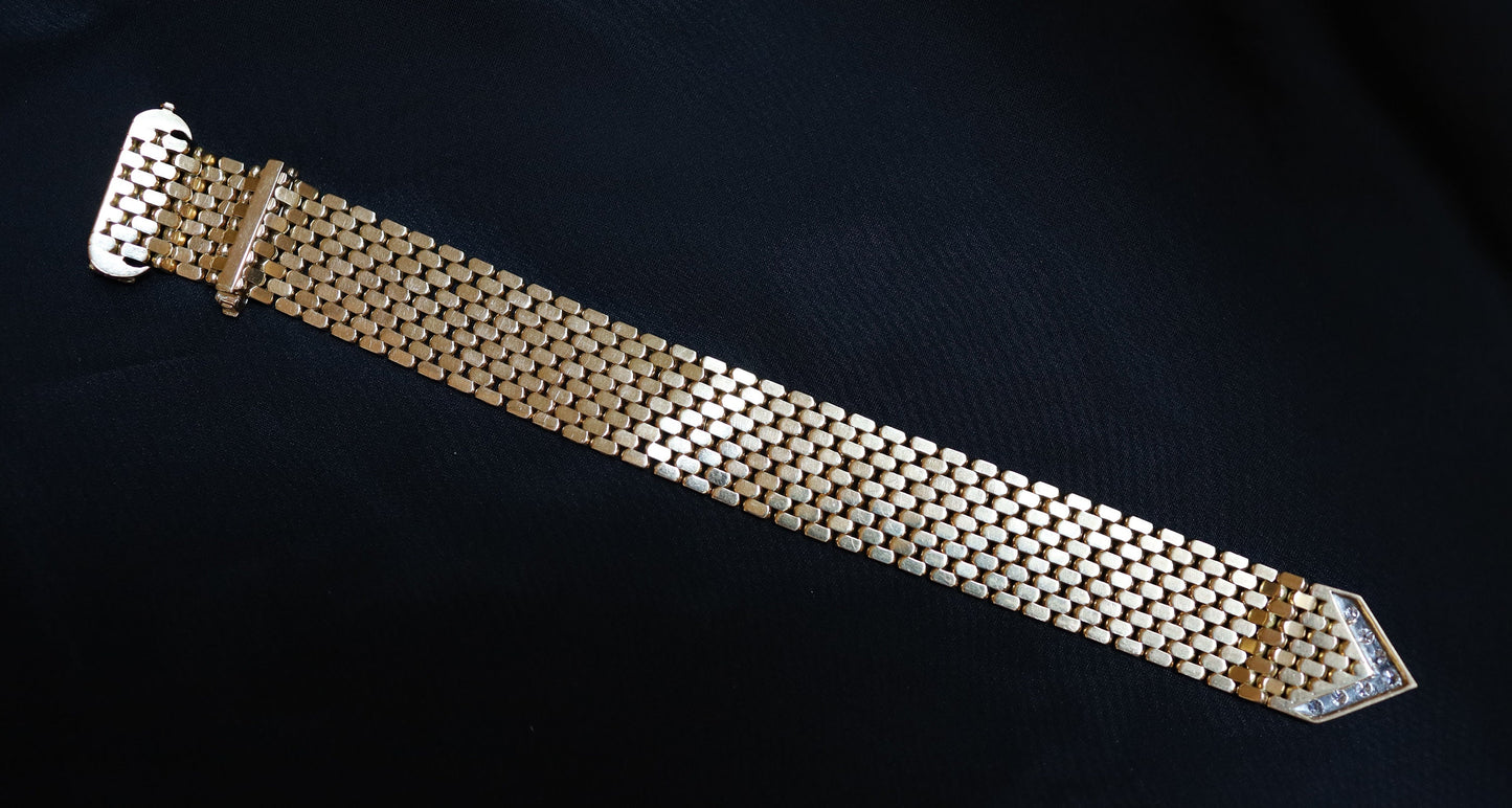 Retro Diamond Buckle Bracelet circa 1940 in 18k Gold 75.5 Grams - DK157