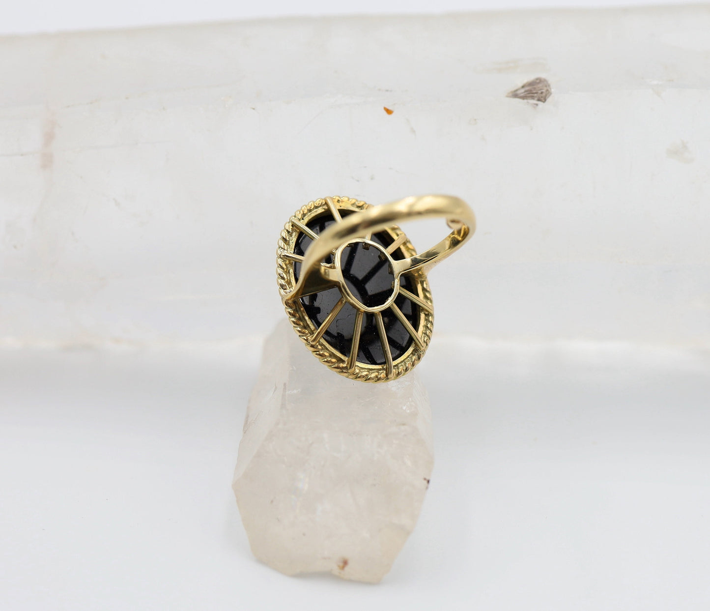 Vintage Onyx Ring in 14k Gold / Mid Century Ring / Cocktail Onyx Ring - JL1651