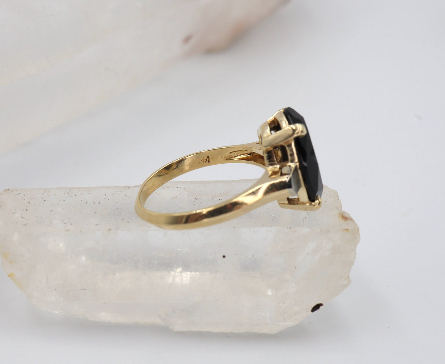 Mid Century Solitaire Onyx Ring 14k Gold - DK562