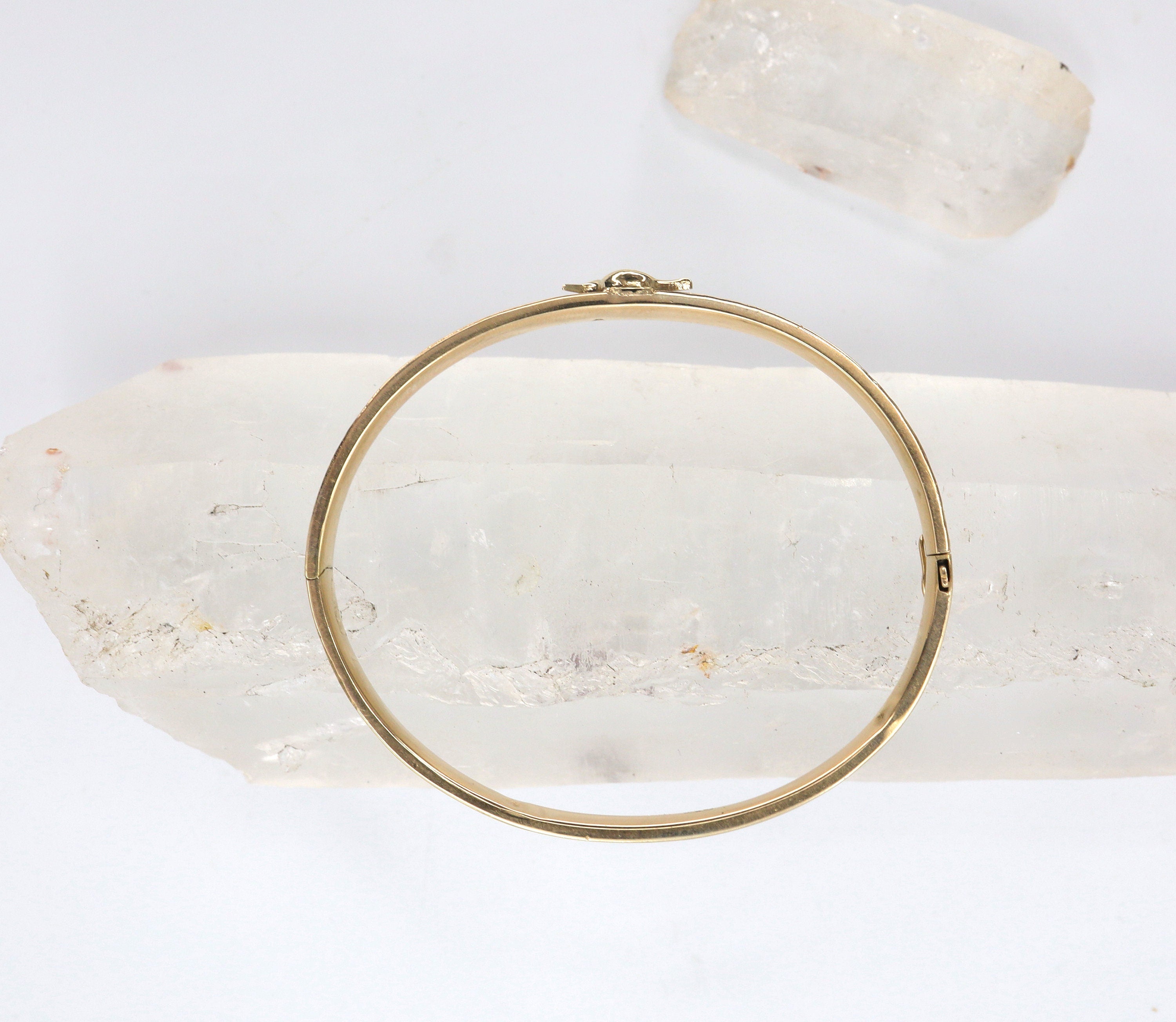 Mid Century 14k Yellow Gold Hummingbird Bangle Bracelet 5.9 mm Wide 7.5" Wrist Size - DK233A - Petra Star