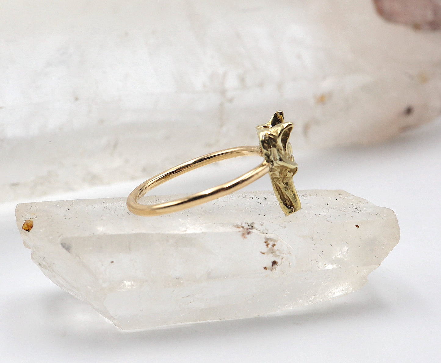 A Radiant Fox Ring in 14k Yellow Gold - DK347A