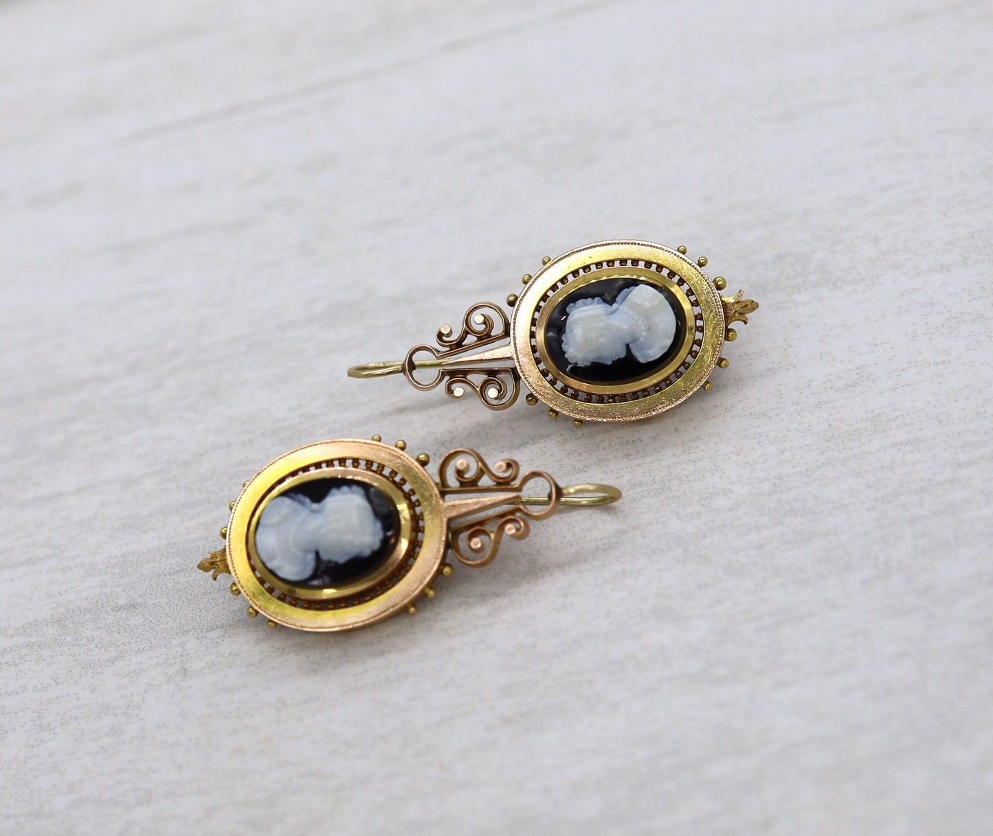 Victorian Stone Cameo Earrings 14k Gold - LM105