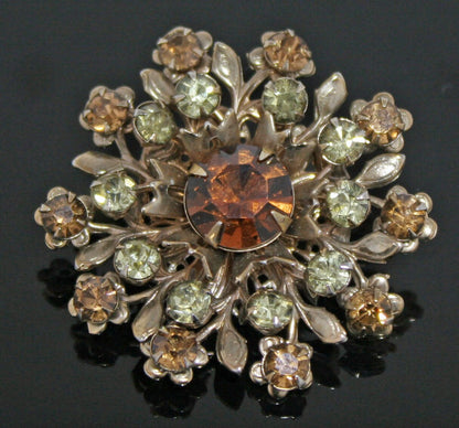 Vintage Gold Tone Costume Jewelry Brooch Pin in the Style of Miriam Haskell but not signed - JL2034