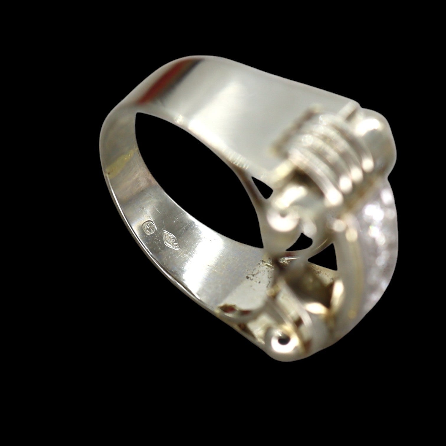 Italian Retro White Gold Three-Diamond Ring 0.35 cts Diamonds - Petra Star