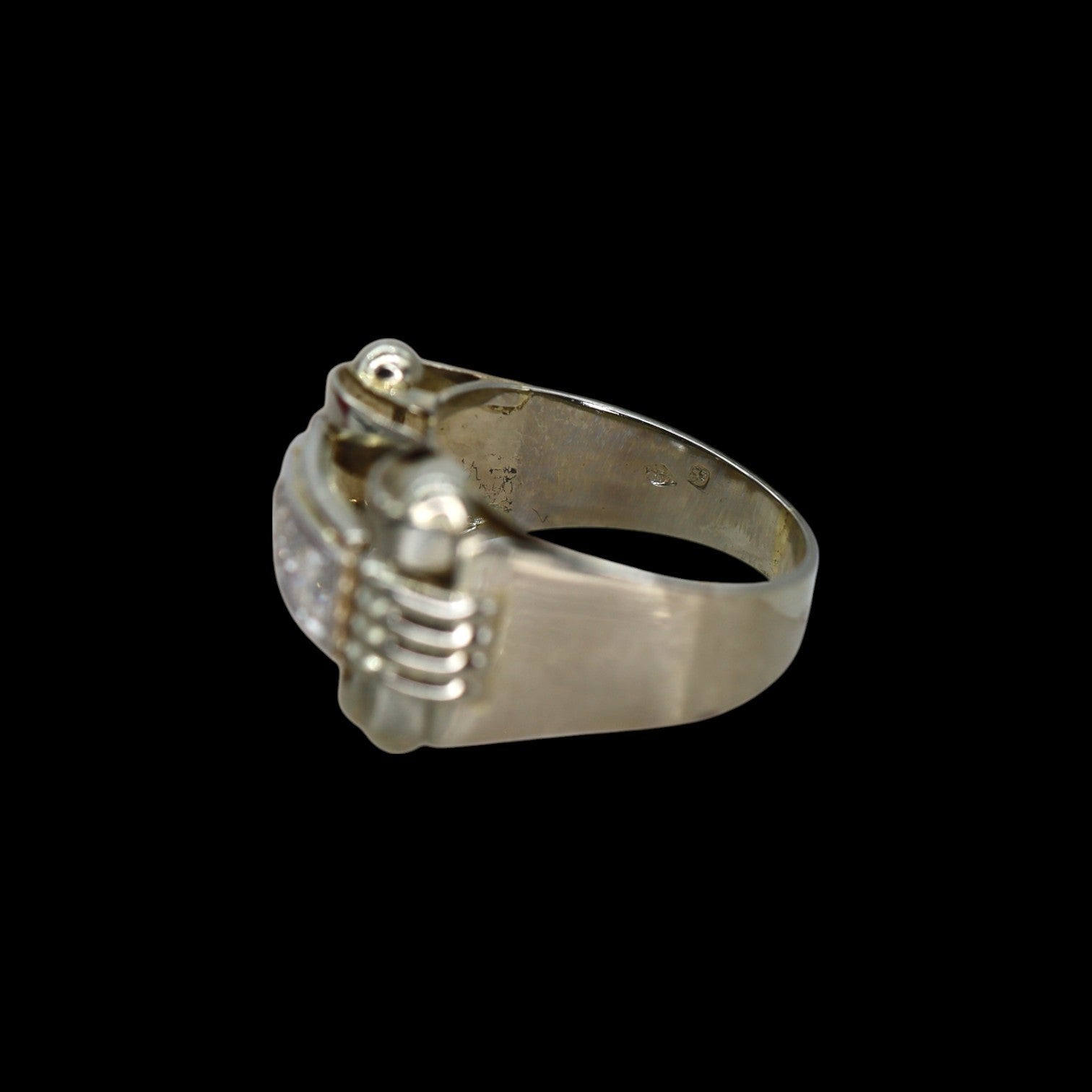 Italian Retro White Gold Three-Diamond Ring 0.35 cts Diamonds - Petra Star