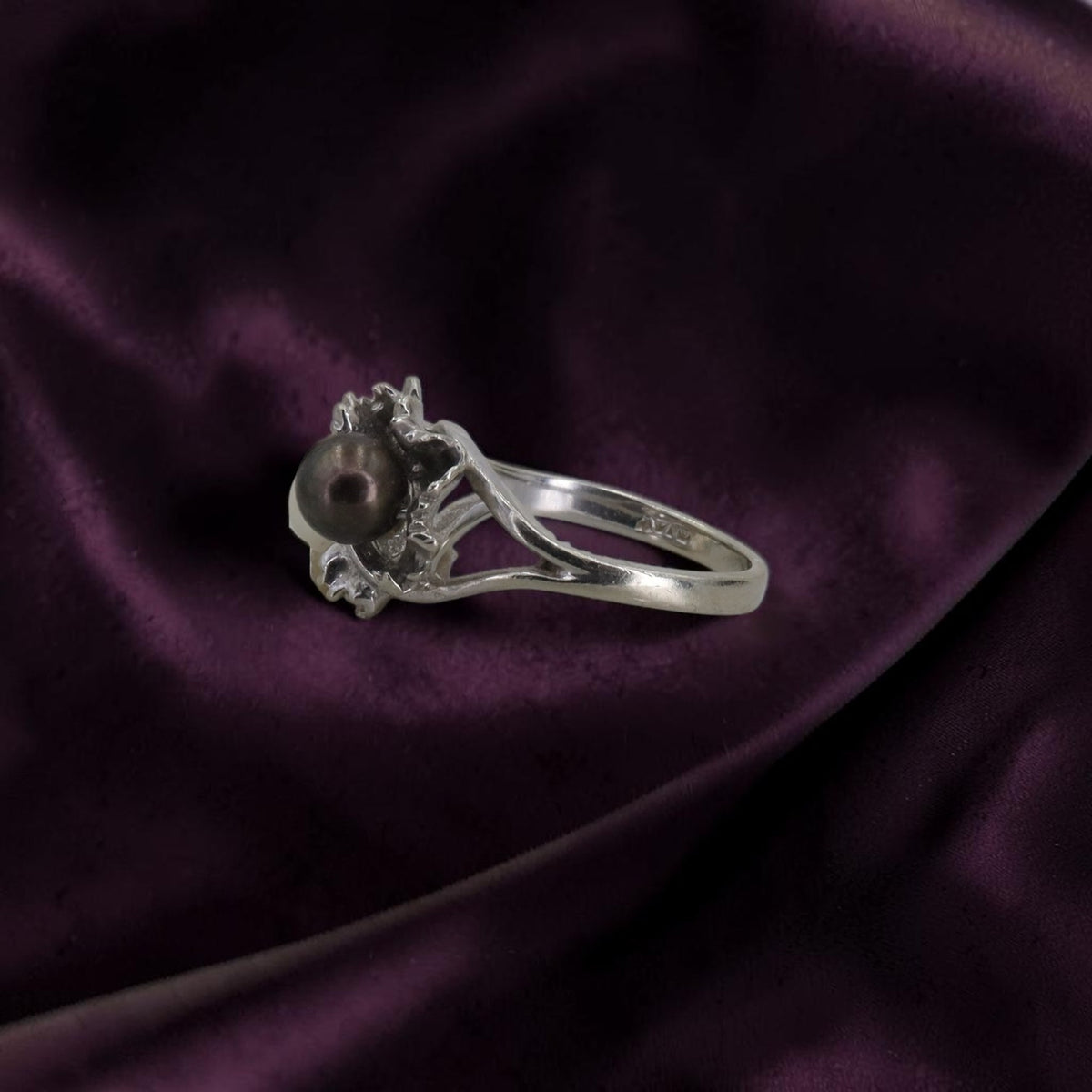 Vintage 14K White Gold Black & White Akoya Pearl Bypass Ring — Ornate Foliate Design, Circa 1990
