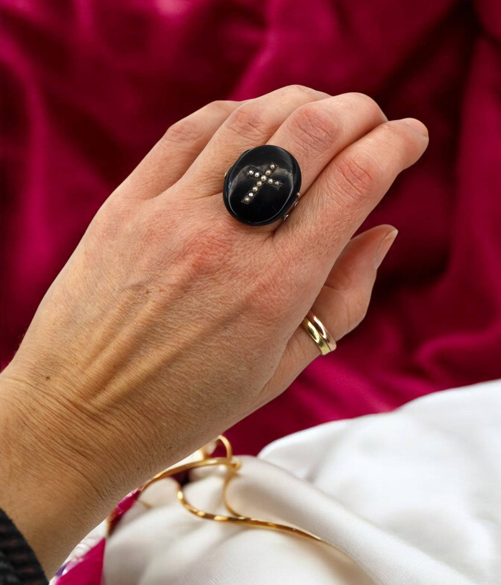 Large Victorian Locket Ring in Silver - Petra Star