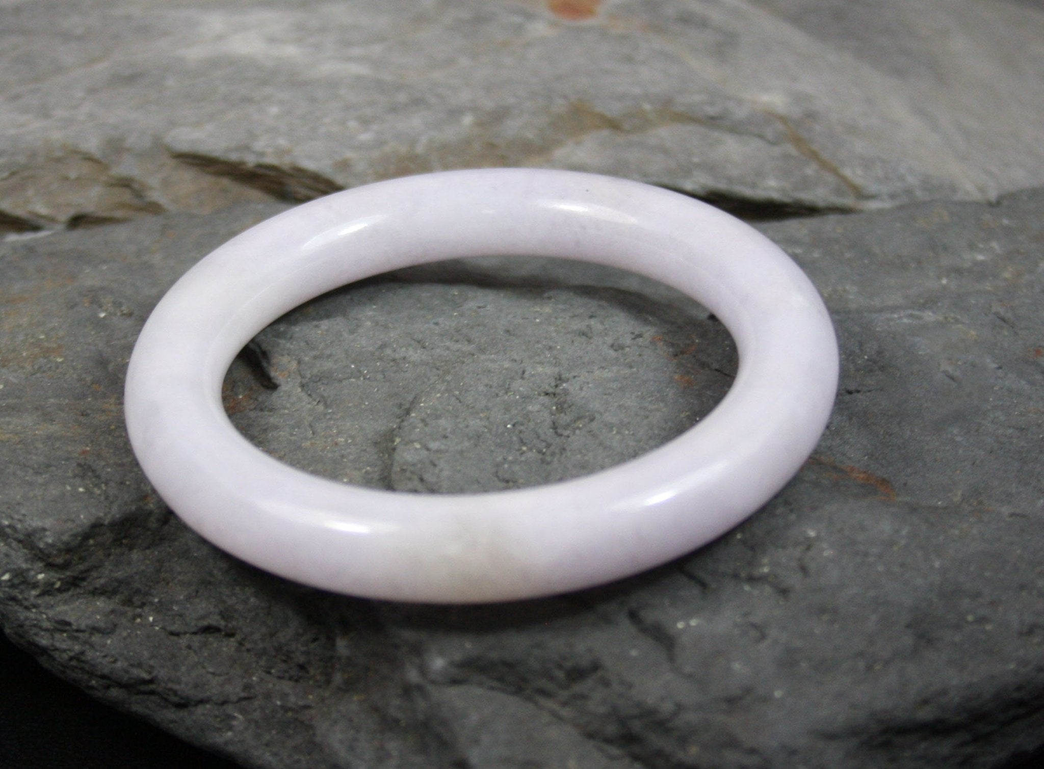 Lavender and White Jade Bangle - Petra Star