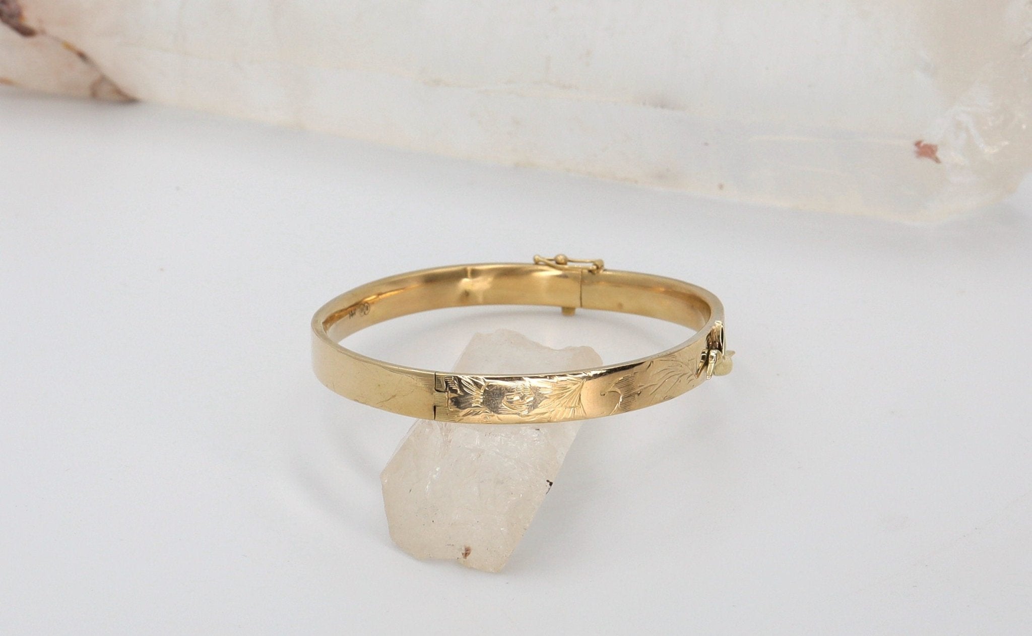 Mid-Century 14k Gold Hummingbird Bangle Bracelet - Petra Star