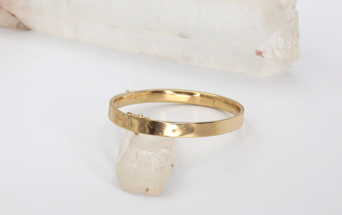 Mid-Century 14k Gold Hummingbird Bangle Bracelet - Petra Star