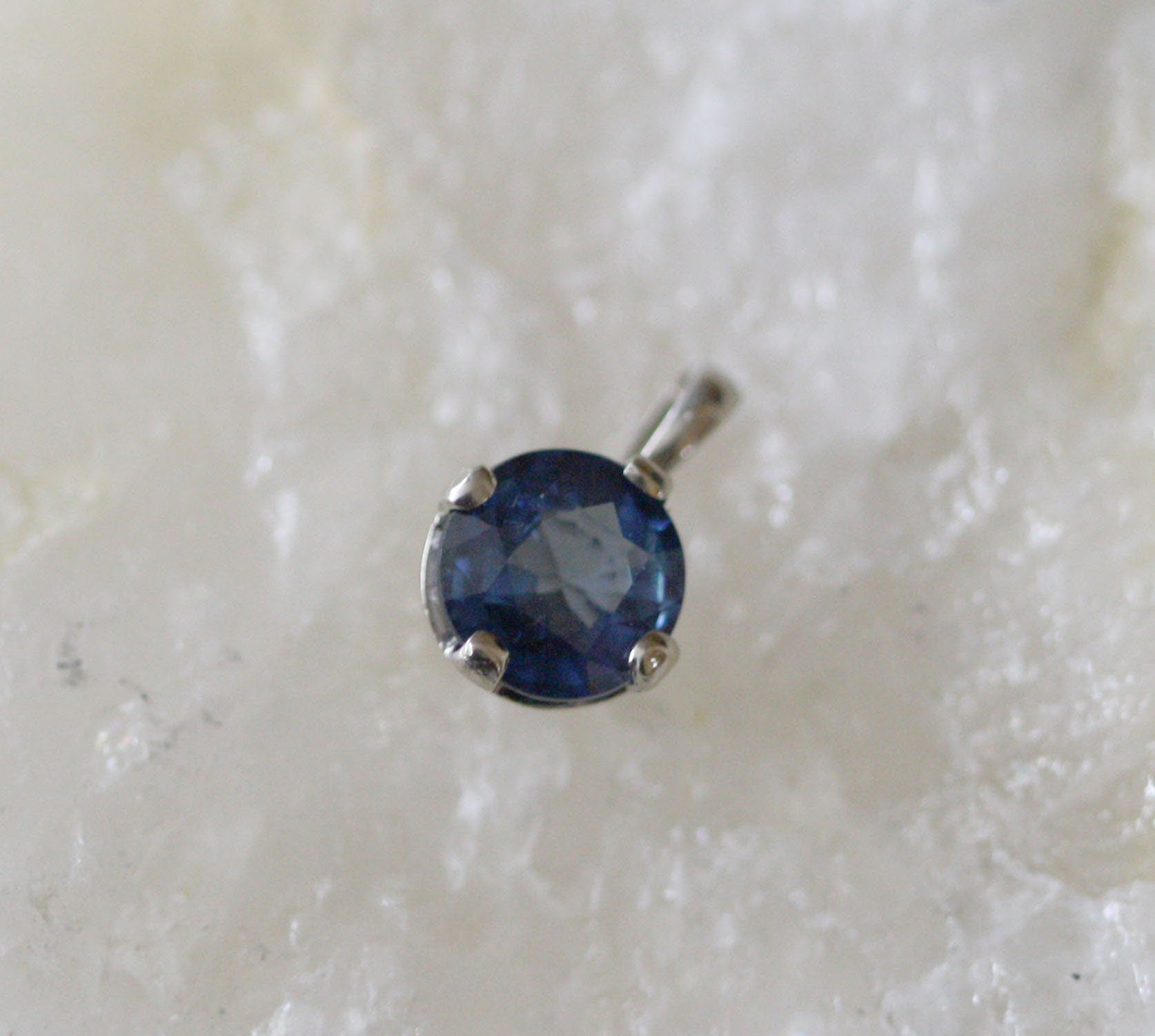 Simple Sapphire Pendant - Petra Star