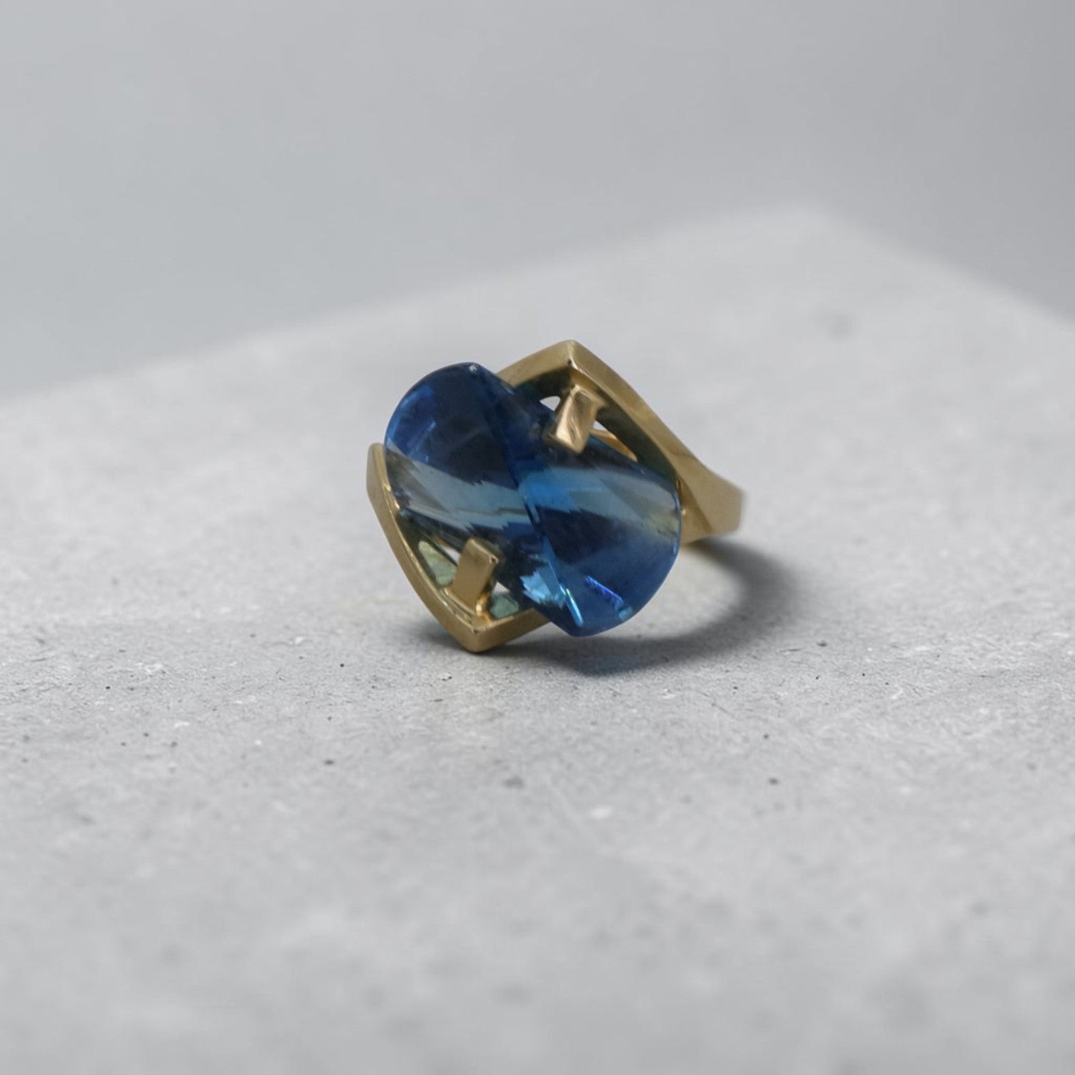 Vintage Strellman "Strell" 14K Gold Blue Topaz Ring — Signed Modernist Fantasy-Cut Designer Ring, Circa 2000s