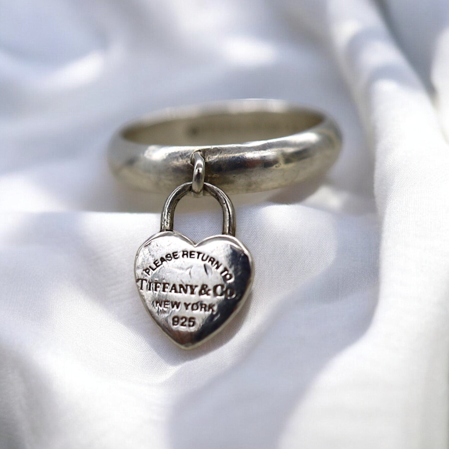 Tiffany & Co. Ring Heart Charm Ring in Silver Size 5.5 (JL1825) - Petra Star
