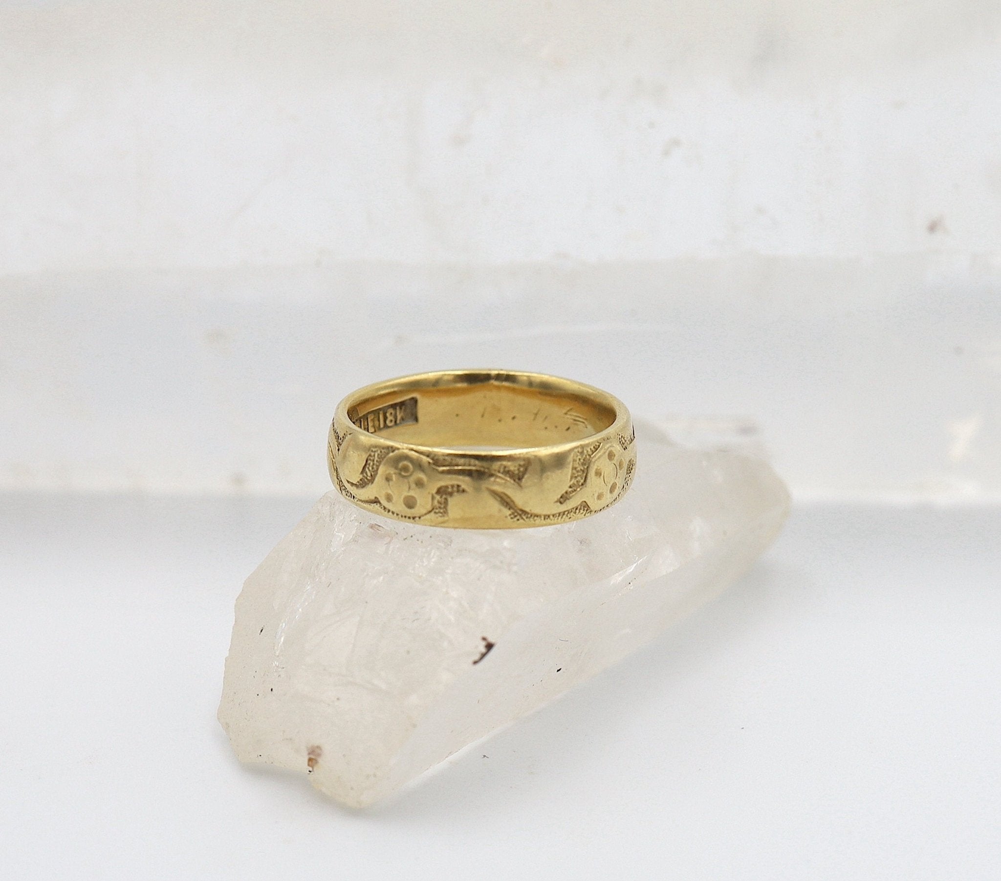 Victorian 18k Gold Band 5 MM Wide Finger Size 5 - Petra Star