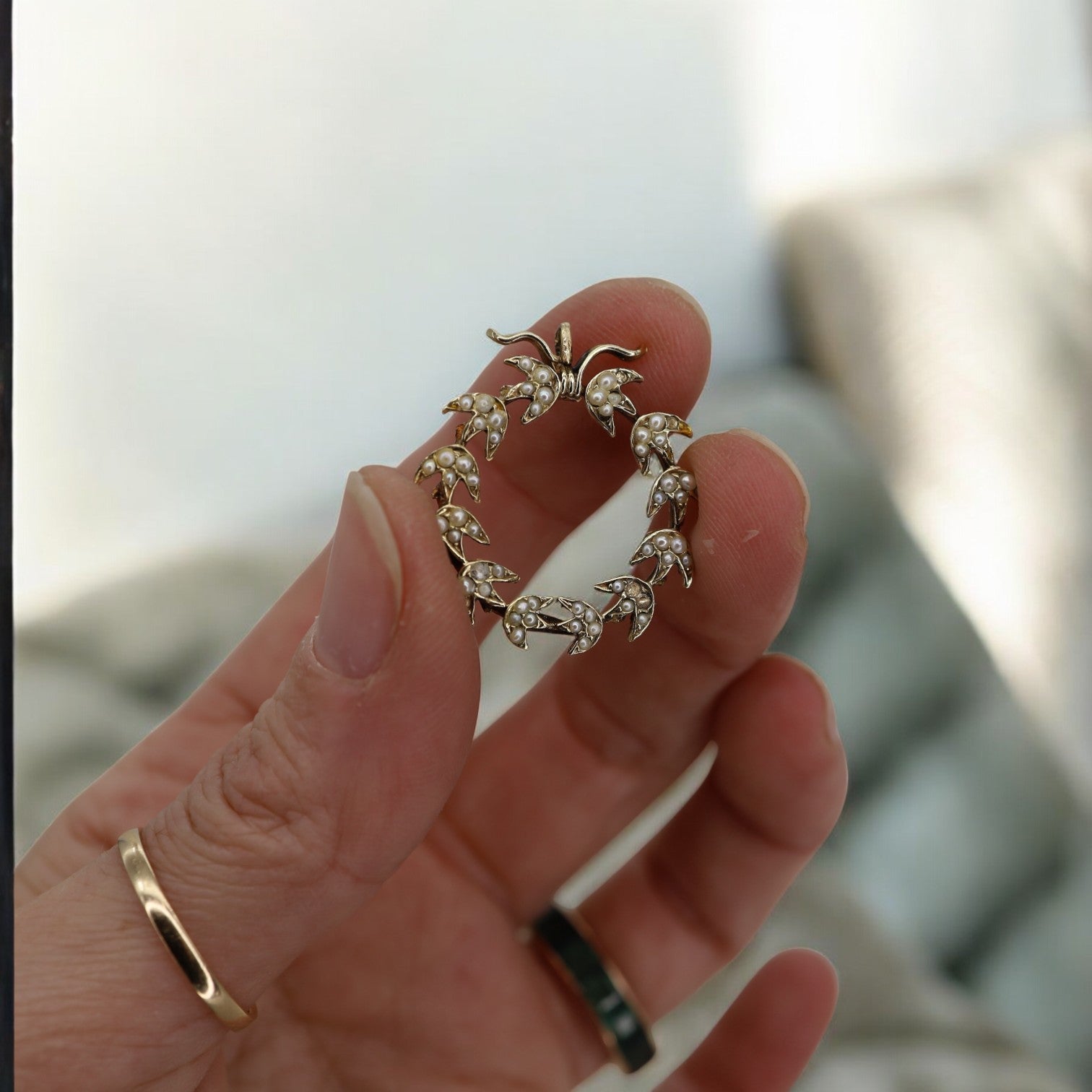 Victorian Pearl Wreath Pendant - Petra Star
