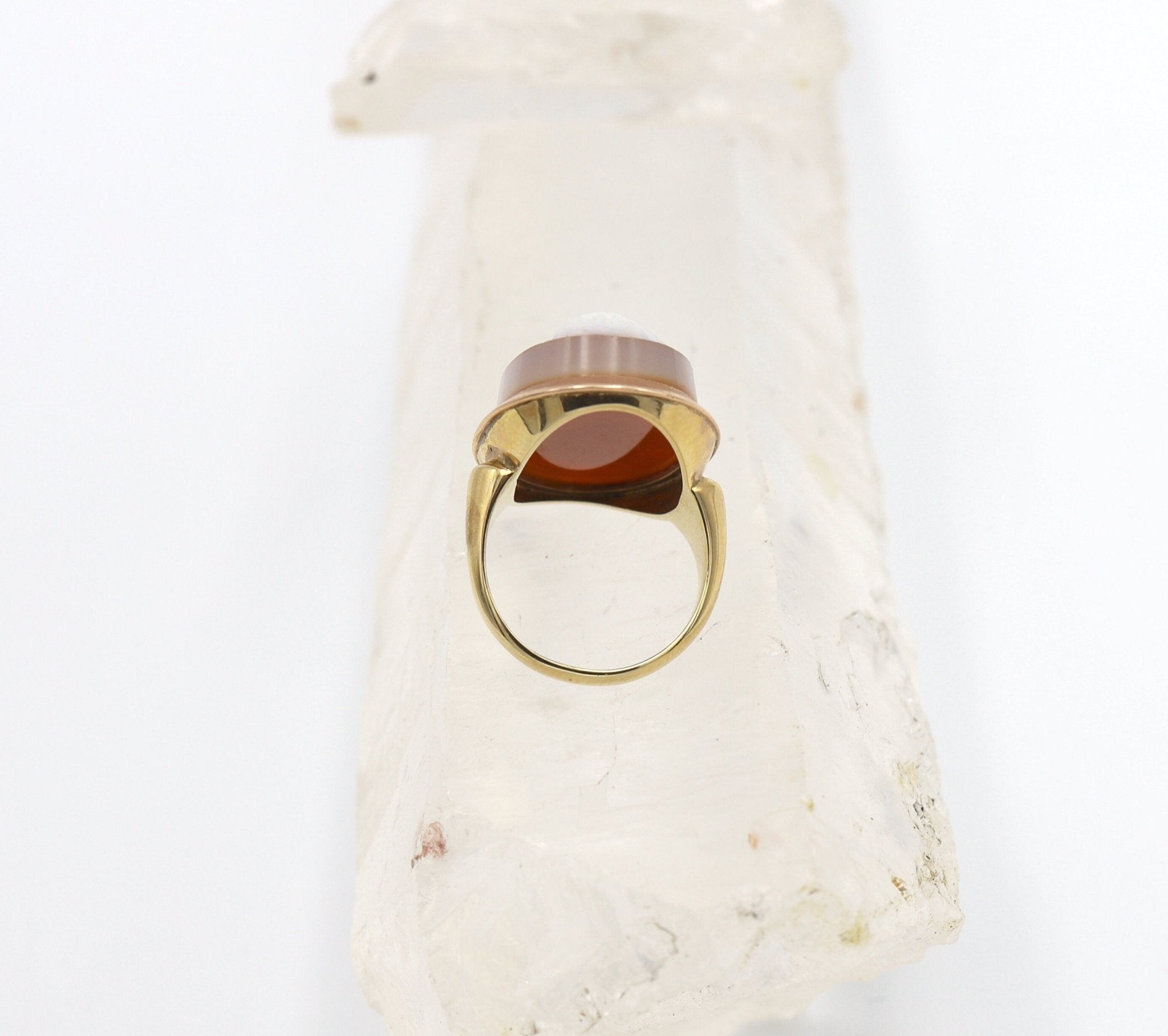 Victorian Stone Cameo Ring Carved Agate 14k yellow gold - Petra Star
