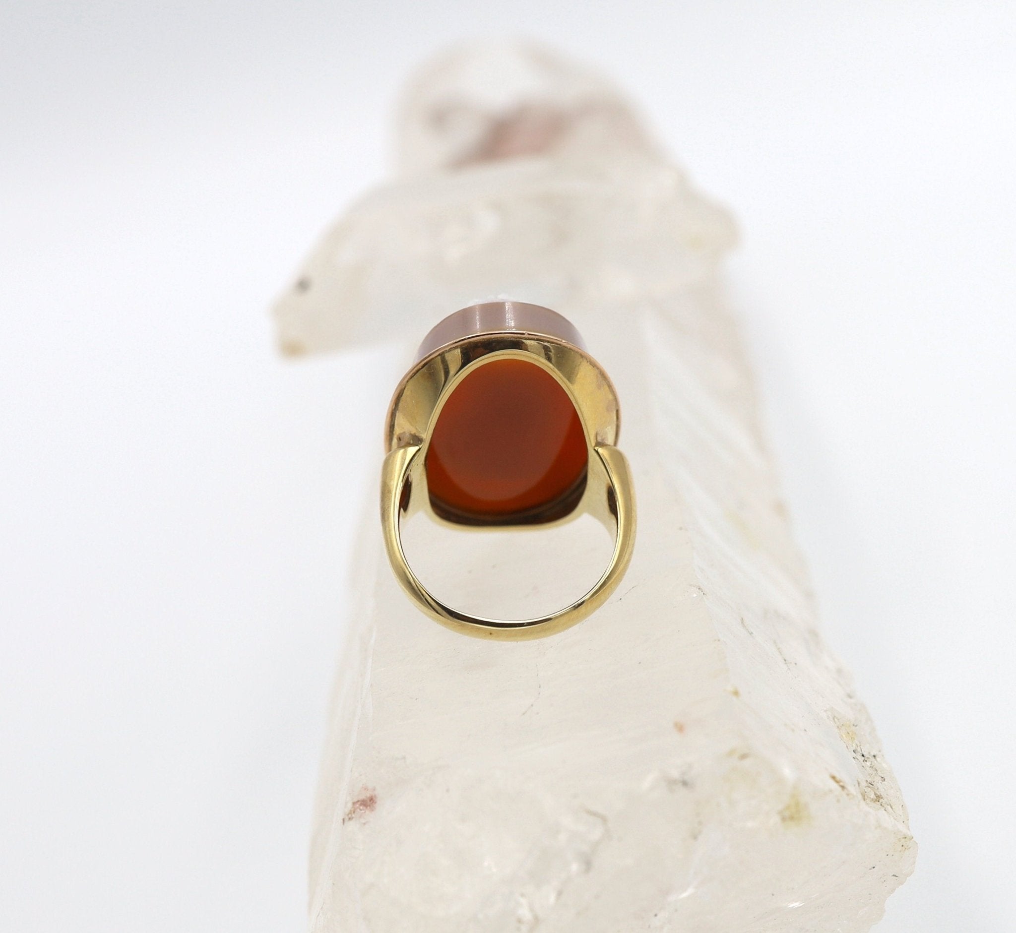 Victorian Stone Cameo Ring Carved Agate 14k yellow gold - Petra Star