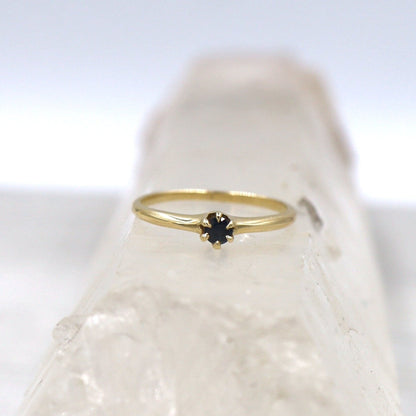 birthstone gold ring