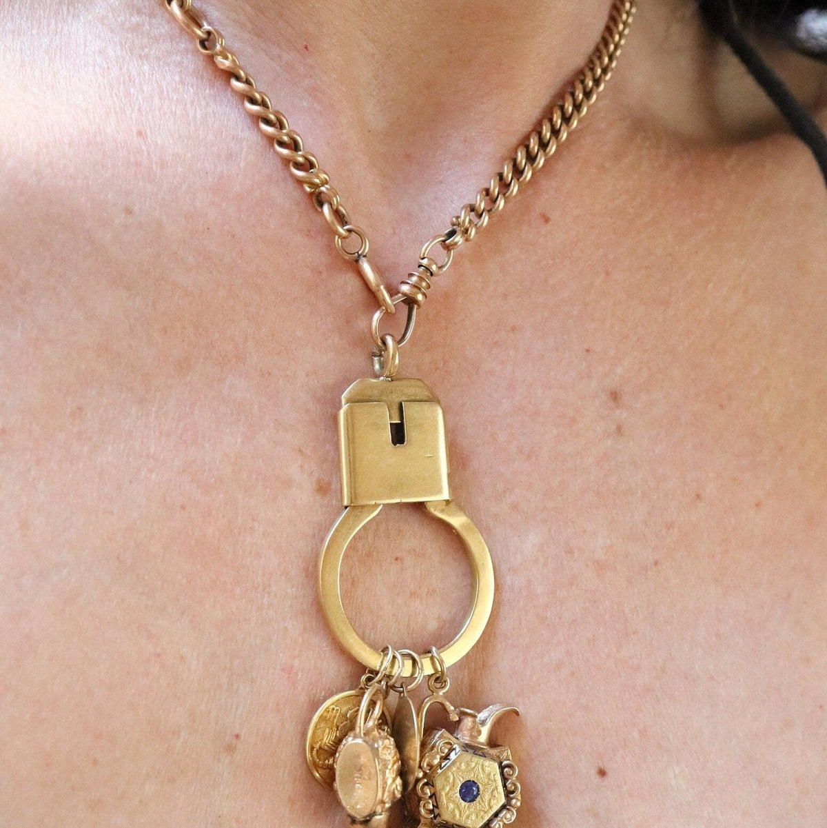 Vintage 18k Yellow Gold Key Ring / Charm Holder - Petra Star