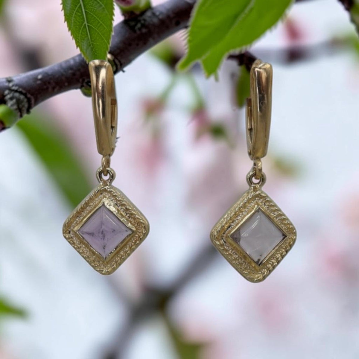 Vintage 1980s 14K Gold Sugarloaf Amethyst Drop Earrings - Petra Star
