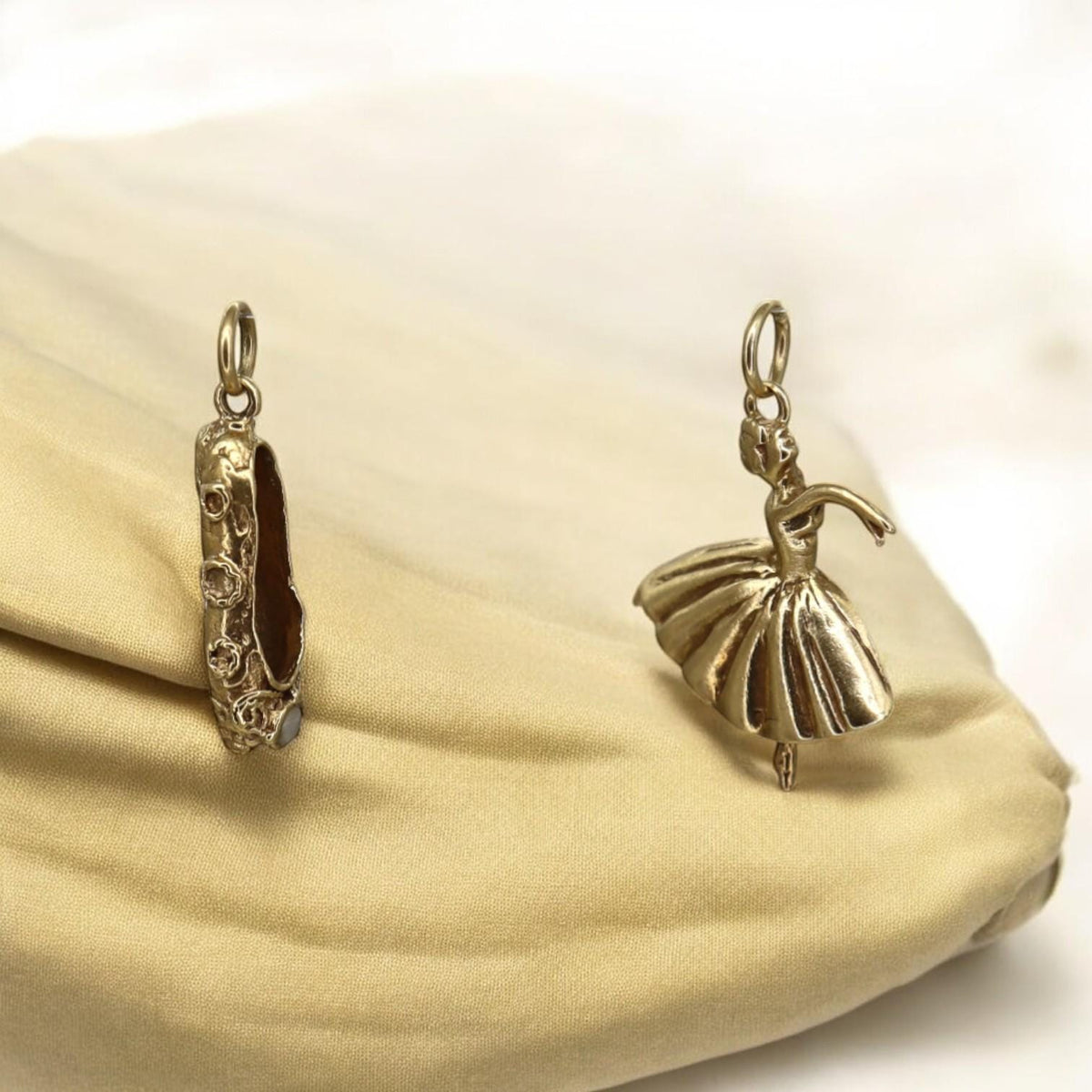 Vintage Ballerina Charm in 14k Gold 2.6 Grams - Petra StarPendant