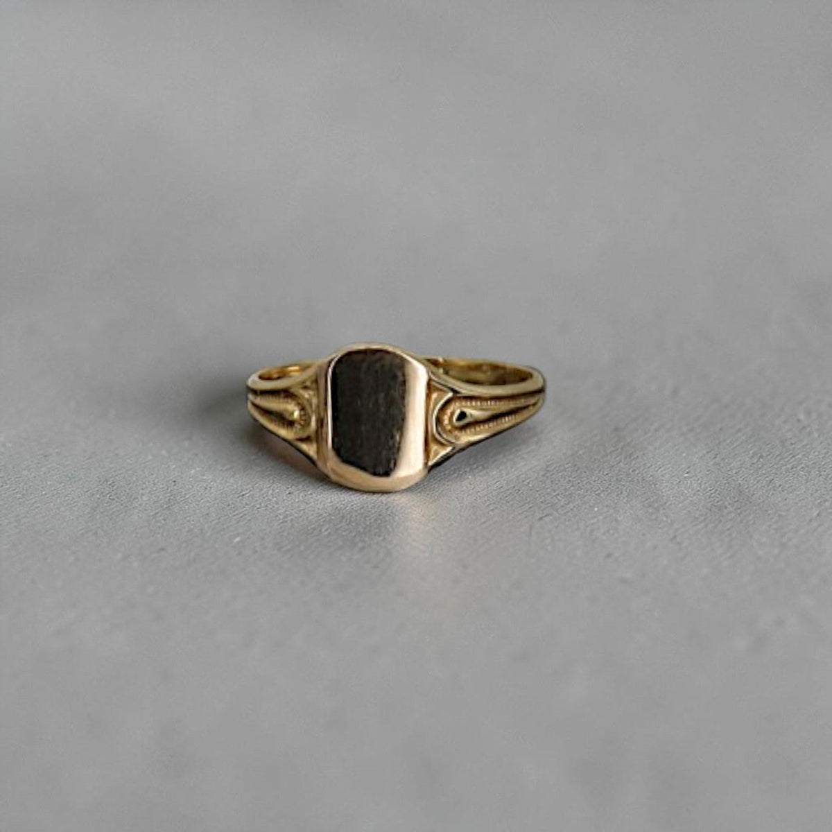 Vintage BDA 10K Gold Signet Ring, Art Deco, Circa 1920 - Petra Star
