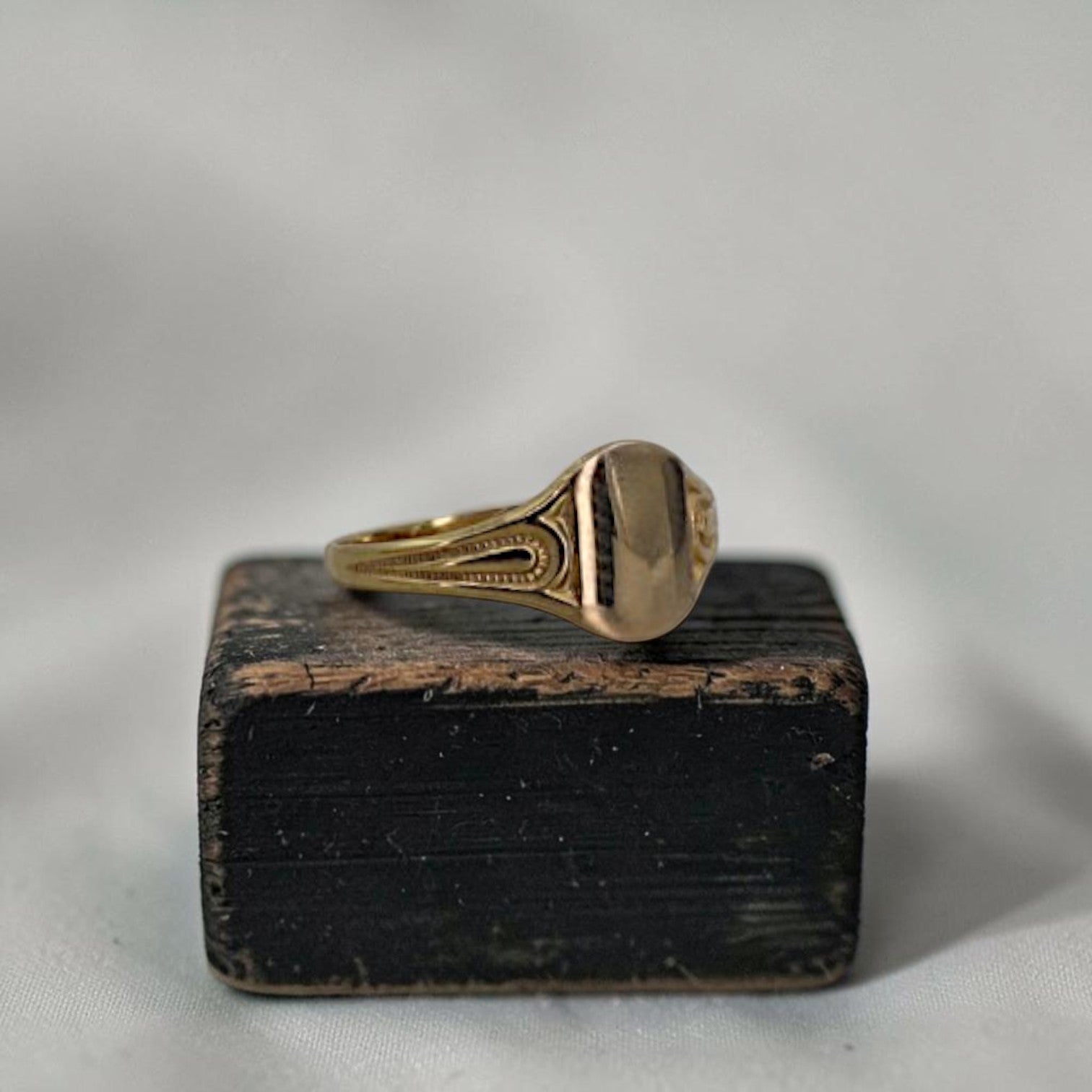 Vintage BDA 10K Gold Signet Ring, Art Deco, Circa 1920 - Petra Star