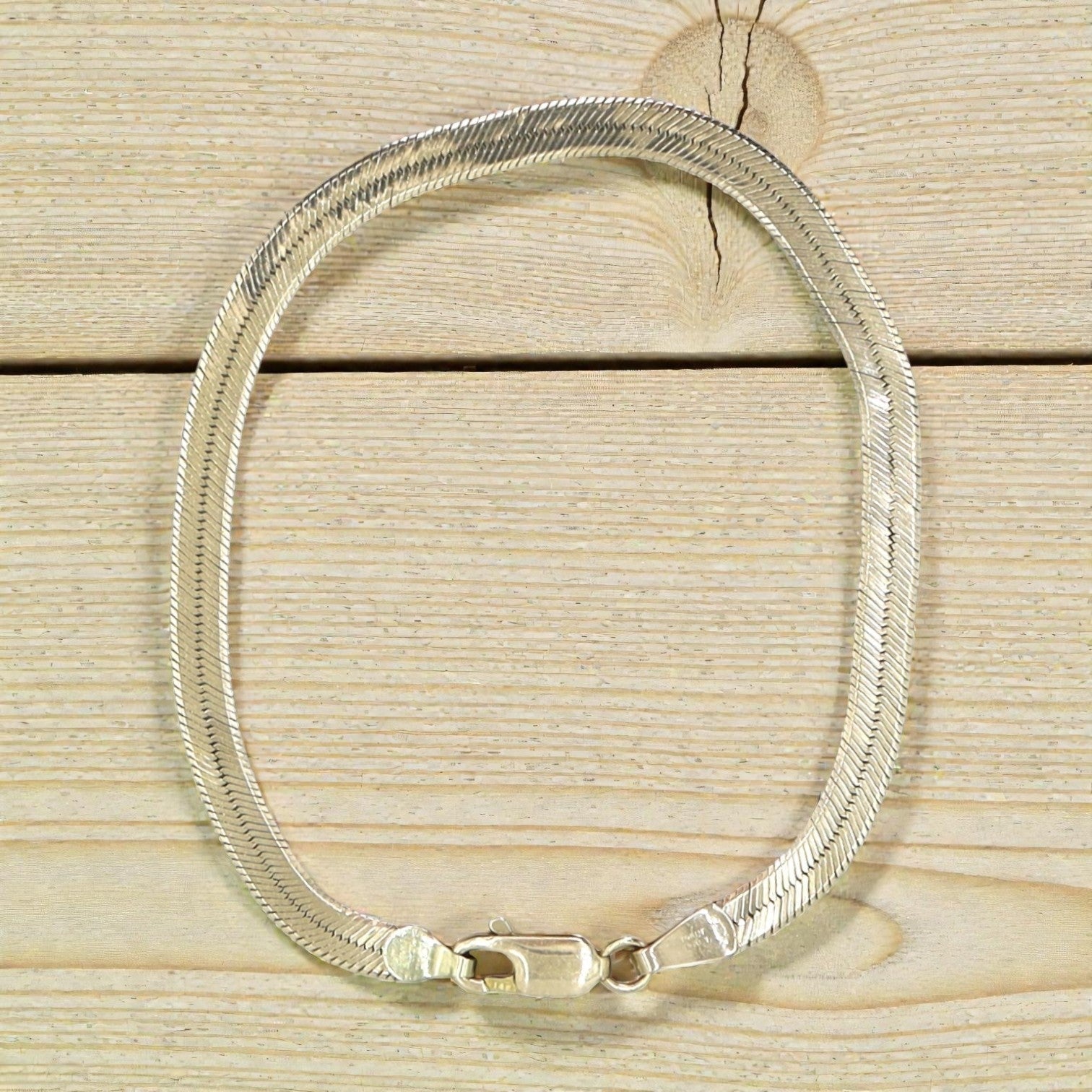 Vintage Herringbone Bracelet 4 mm Wide x 7" Long 14k Yellow Gold - Petra Star