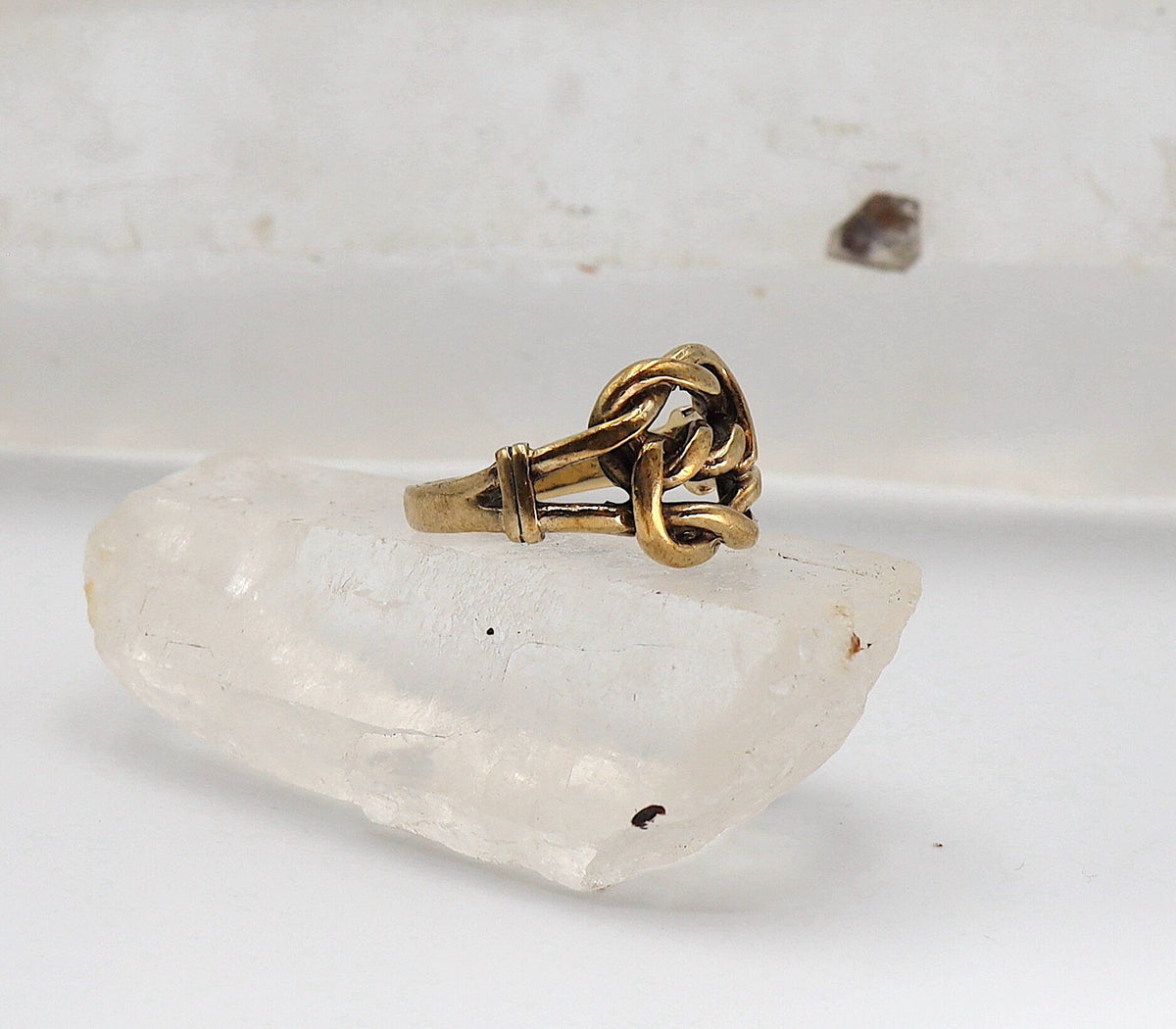 Vintage Lovers Knot Ring 9K Love Knot Hallmarked 1976 English Lovers Knot Band - DK661 - Petra Star