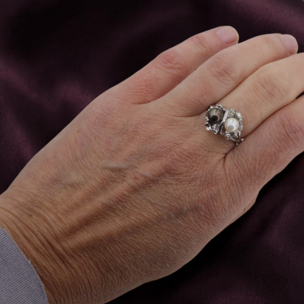 Vintage 14K White Gold Black & White Akoya Pearl Bypass Ring — Ornate Foliate Design, Circa 1990