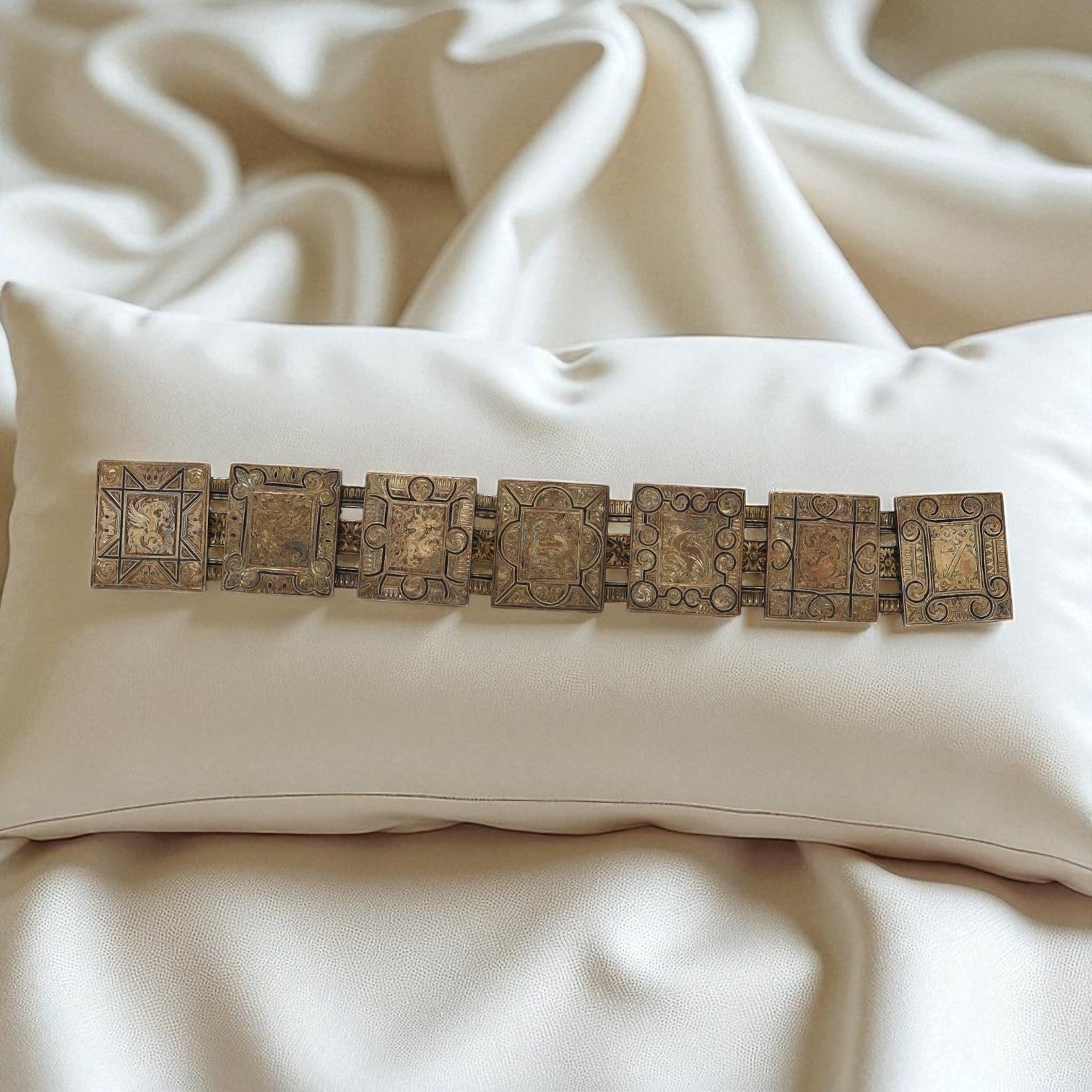 Vintage Peruvian Panel Bracelet - Petra Star