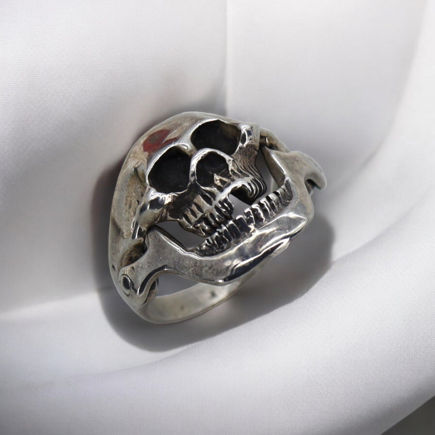 Vintage Silver Skull Ring - Petra Star