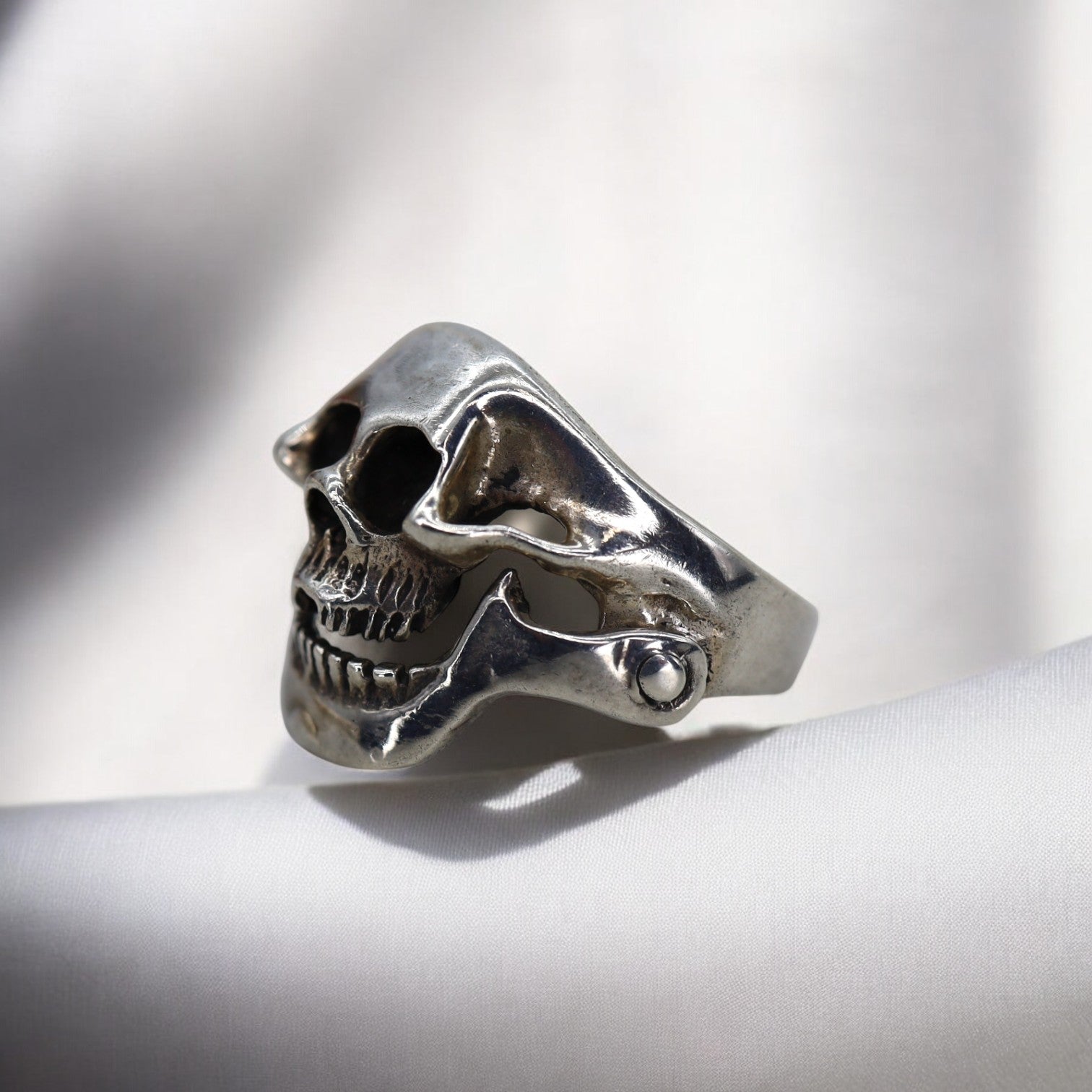 Vintage Silver Skull Ring - Petra Star