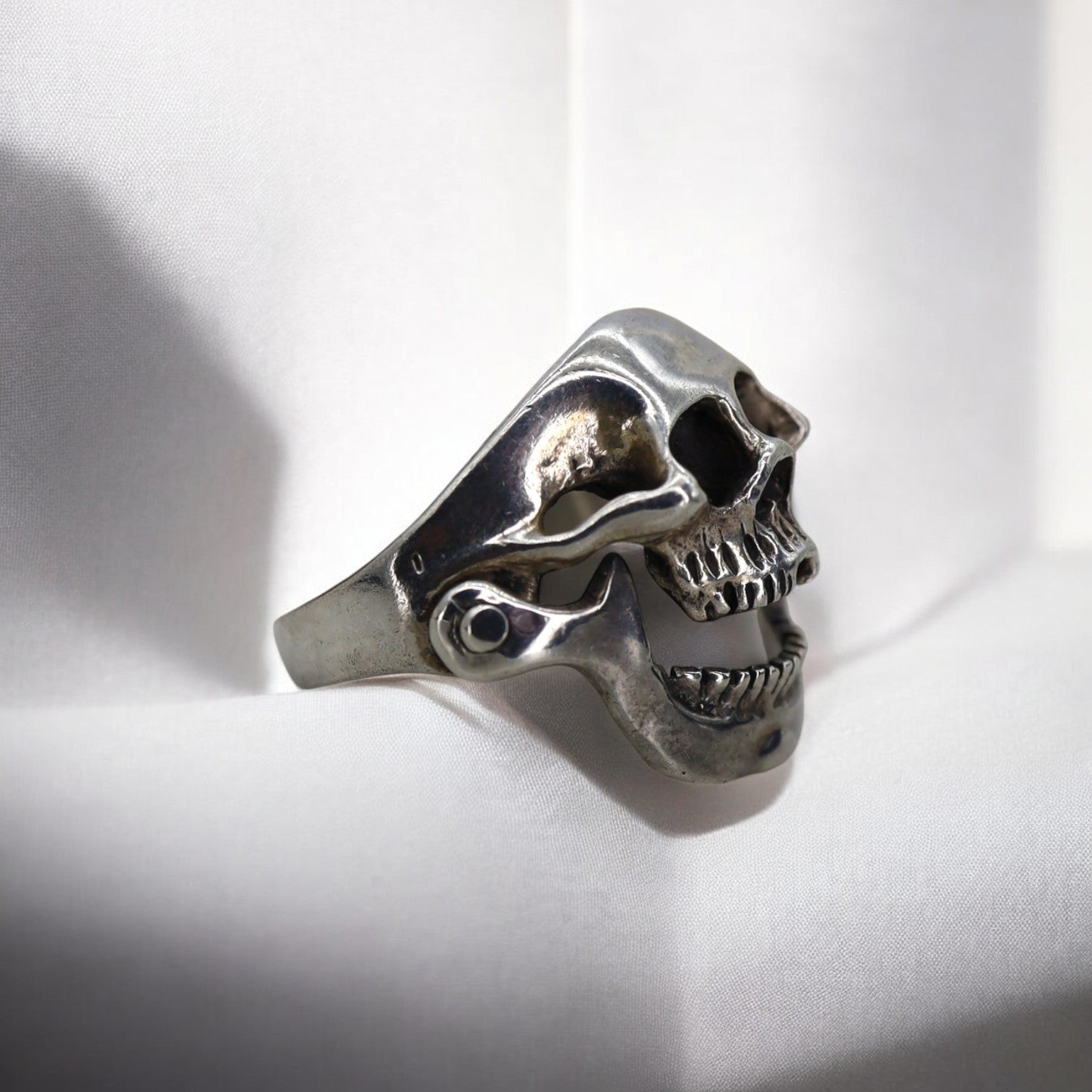 Vintage Silver Skull Ring - Petra Star