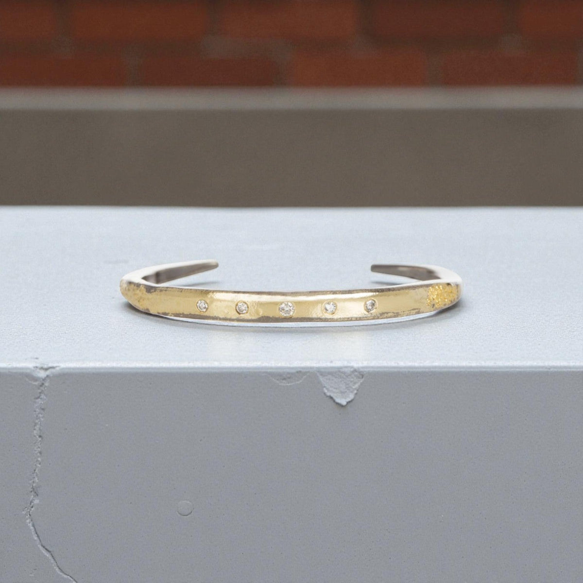 Walking on the Moon Cuff 2.0 - Petra Star
