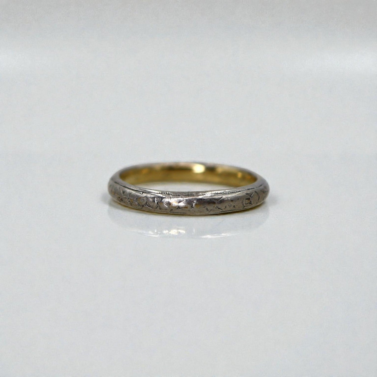 Wood & Sons Art Deco Band 18k White / Yellow Gold 2.2 mm Wide - Petra Star